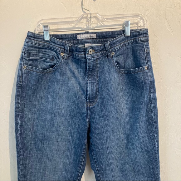 *Last month* Chico’s Platinum jeans - Picture 2 of 13